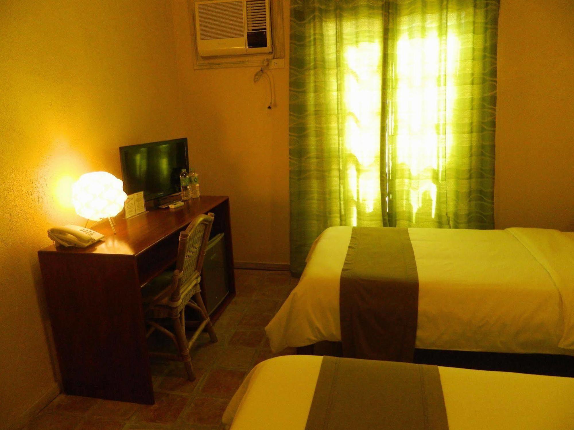 Sun Villa Beachfront Resort & Spa Balabag  Exterior foto